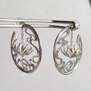 流水フープピアス×睡蓮のチャーム