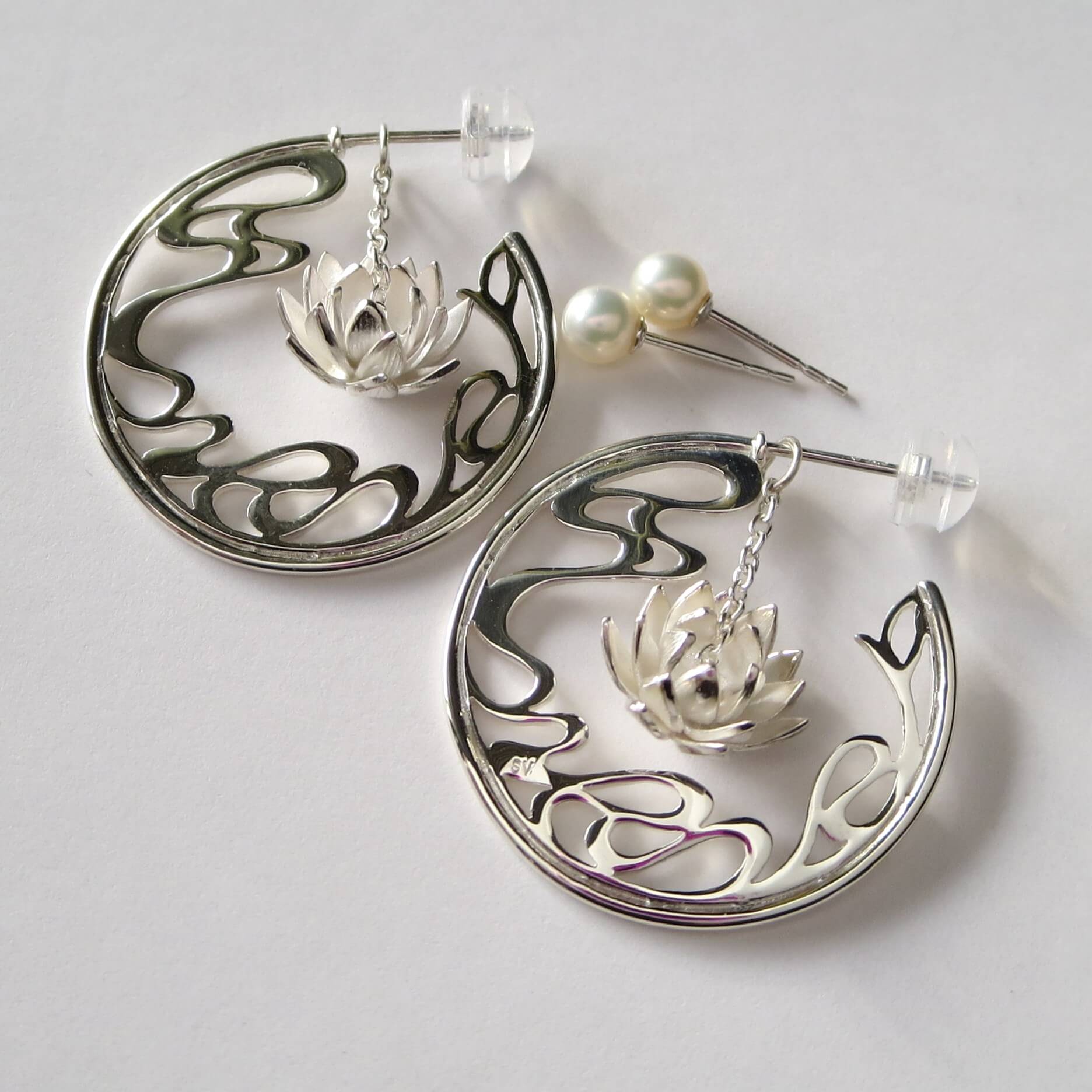 睡蓮と流水の４WAYシルバーピアス　淡水パールの輝き